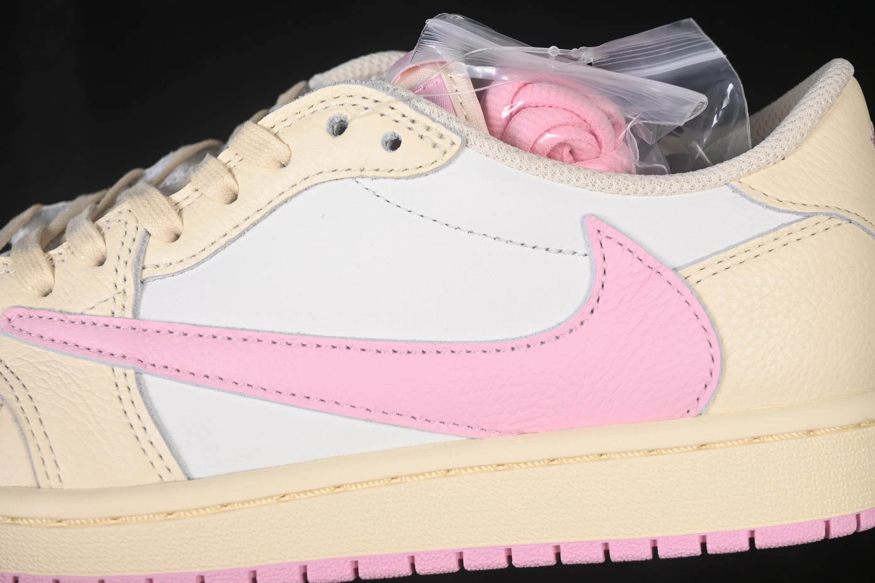 All Categories Air Jordan Jordan series basketball shoes Air Jordan 1 Low LJR version Travis Scott x Air Jordan 1 Low OG AJ1 Joe 1 joint undercut IQ7604-100